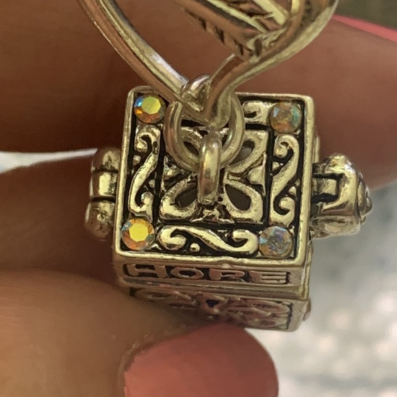 Prayer Box inspirational Necklace. - Picture 7 of 10